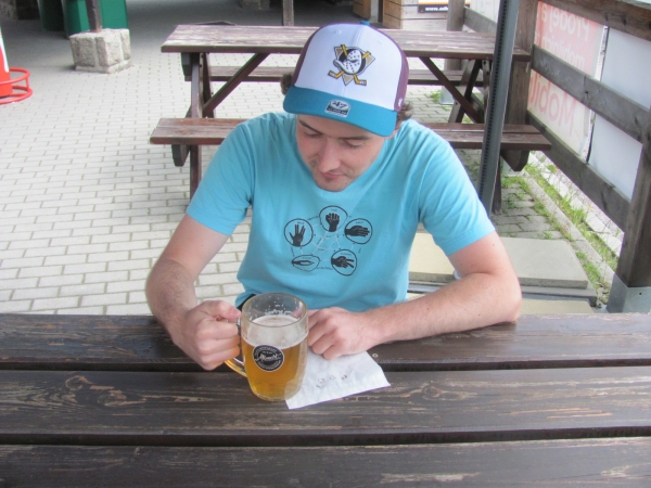 Čenda s pivem v Bedřichově